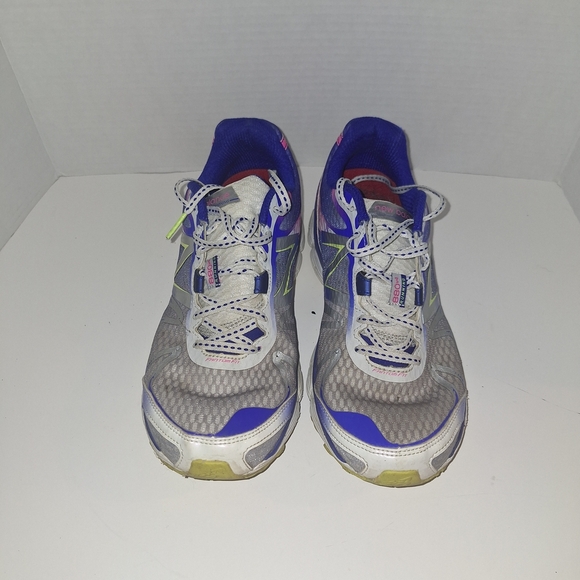 New Balance Women's Purple and Gray Running Shoes - Picture 2 of 9